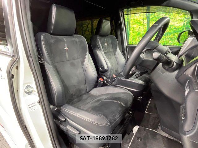 Toyota VOXY 2019-05 7360407-7