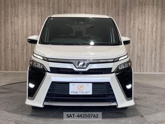 Toyota VOXY 2017-12 7360406-15