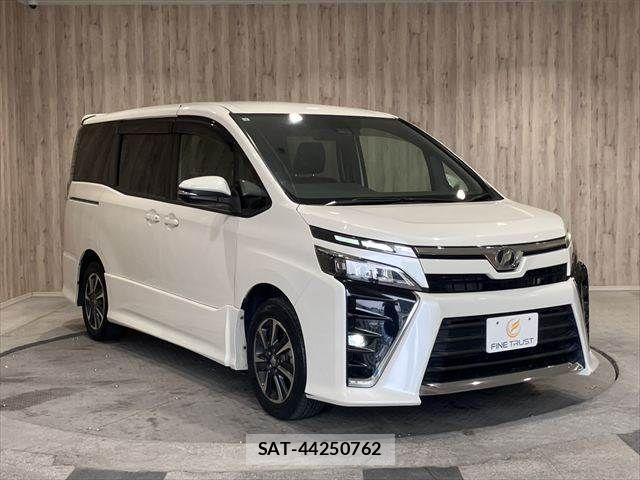 Toyota VOXY 2017-12 7360406-16