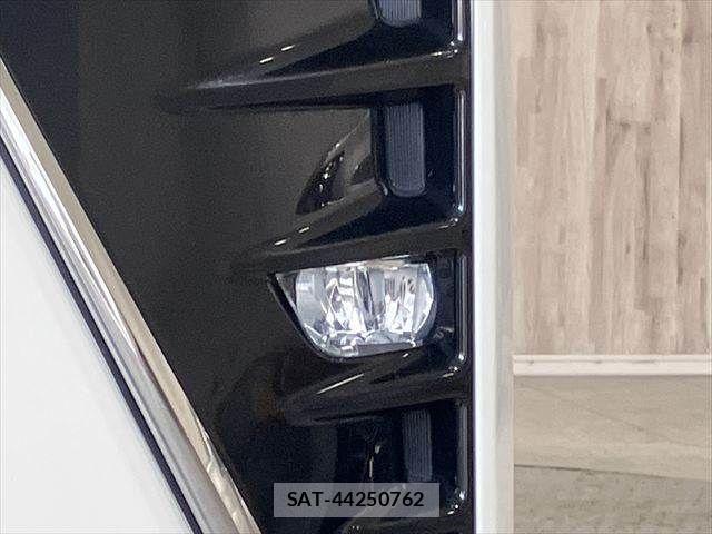 Toyota VOXY 2017-12 7360406-26
