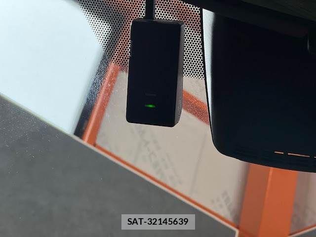Toyota VOXY 2016-10 7360429-15