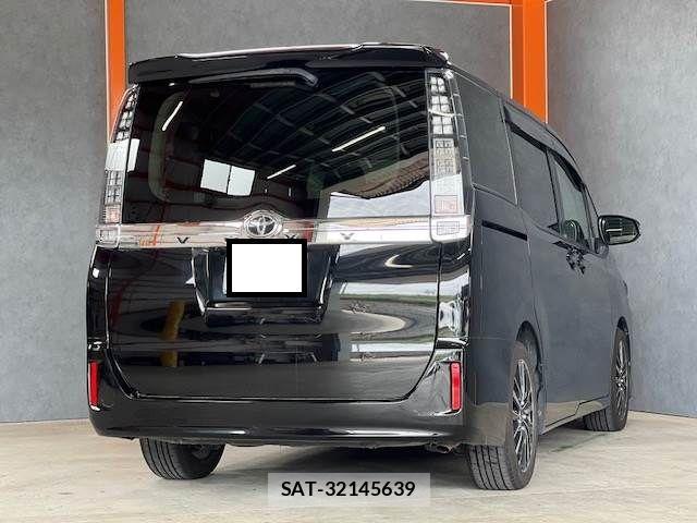 Toyota VOXY 2016-10 7360429-3
