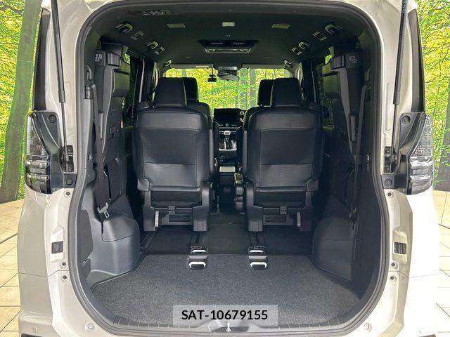 Toyota VOXY 2022-11 7360390-13