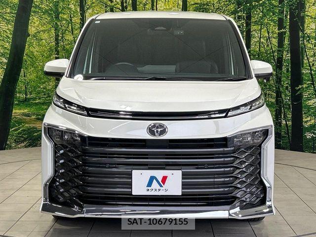Toyota VOXY 2022-11 7360390-14