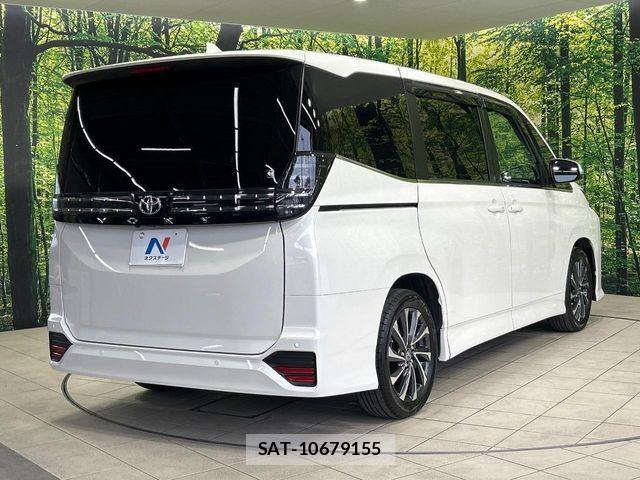 Toyota VOXY 2022-11 7360390-17