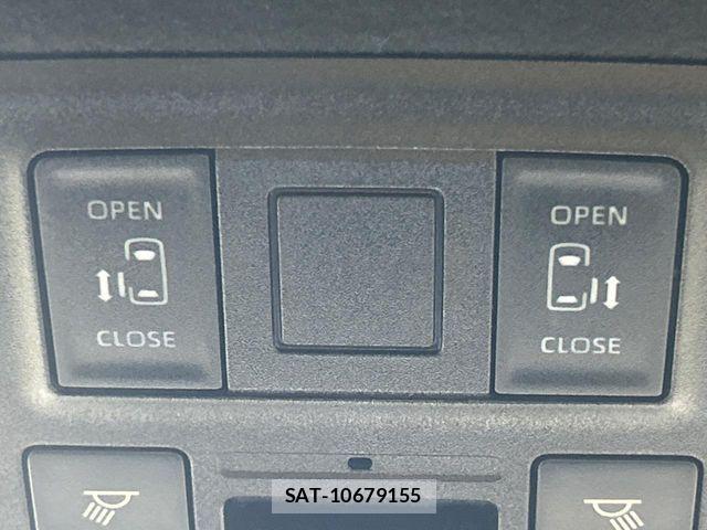 Toyota VOXY 2022-11 7360390-4