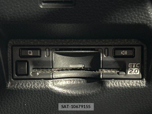 Toyota VOXY 2022-11 7360390-8