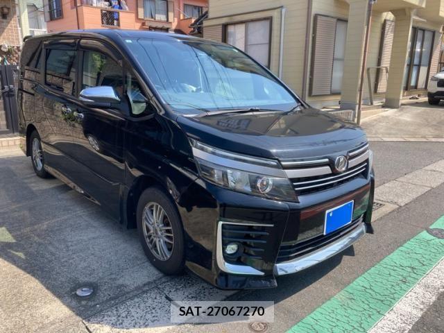 Toyota VOXY 2017-06 7360427-0