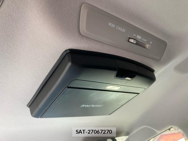 Toyota VOXY 2017-06 7360427-9