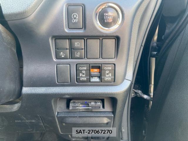 Toyota VOXY 2017-06 7360427-16
