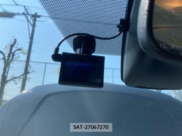 Toyota VOXY 2017-06 7360427-18