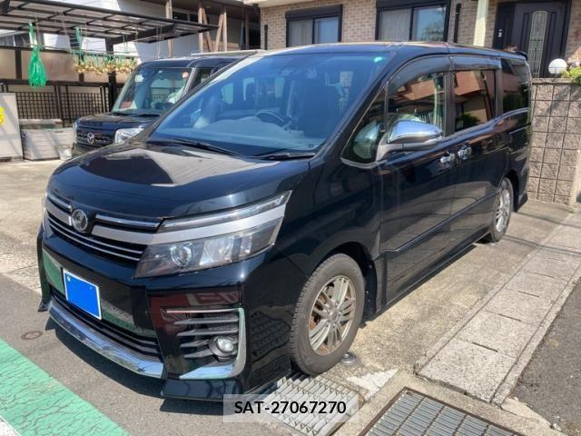 Toyota VOXY 2017-06 7360427-1