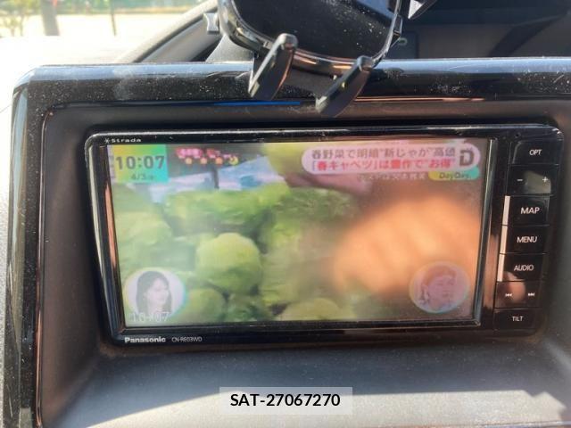 Toyota VOXY 2017-06 7360427-21