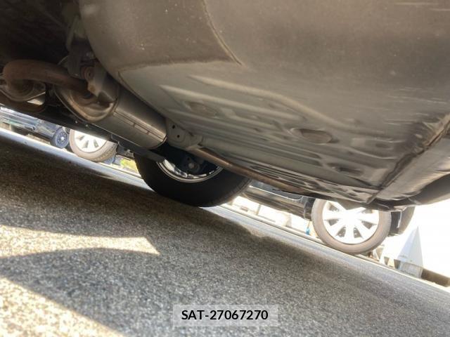 Toyota VOXY 2017-06 7360427-6