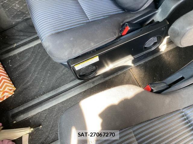 Toyota VOXY 2017-06 7360427-8