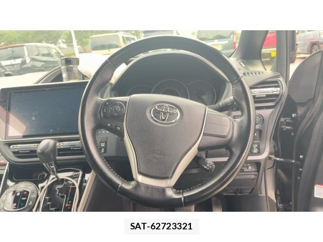 Toyota VOXY 2019-09 7360421-11