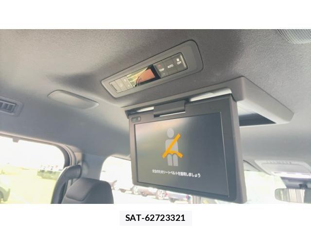 Toyota VOXY 2019-09 7360421-12