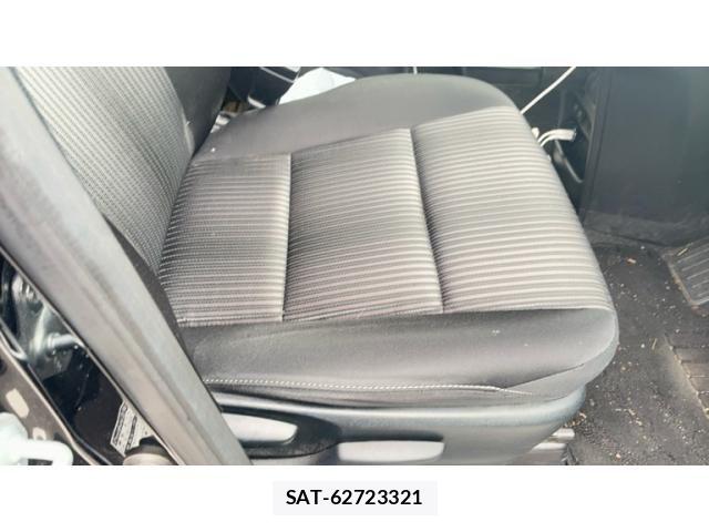 Toyota VOXY 2019-09 7360421-19