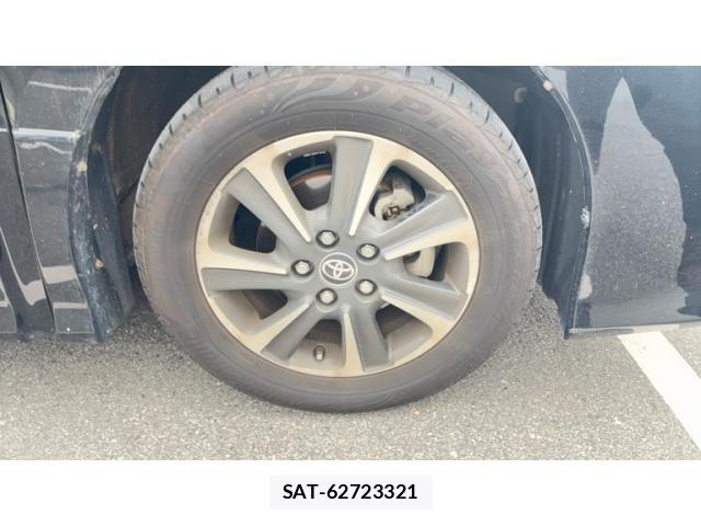 Toyota VOXY 2019-09 7360421-1