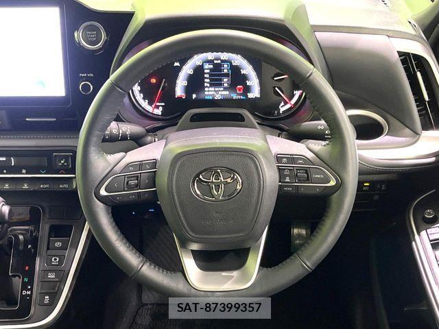 Toyota VOXY 2022-10 7360382-11