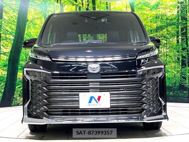 Toyota VOXY 2022-10 7360382-14