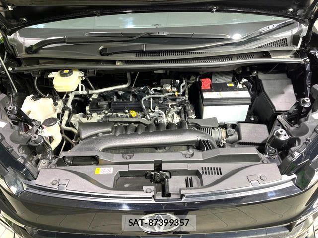 Toyota VOXY 2022-10 7360382-18