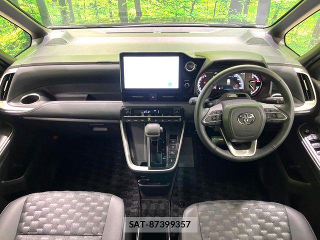 Toyota VOXY 2022-10 7360382-1