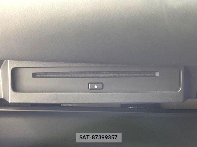 Toyota VOXY 2022-10 7360382-4