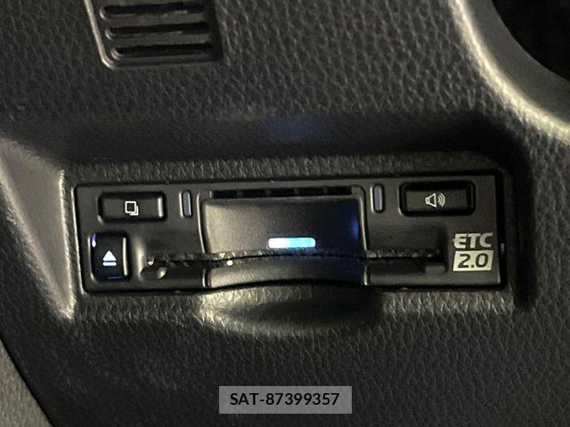 Toyota VOXY 2022-10 7360382-6