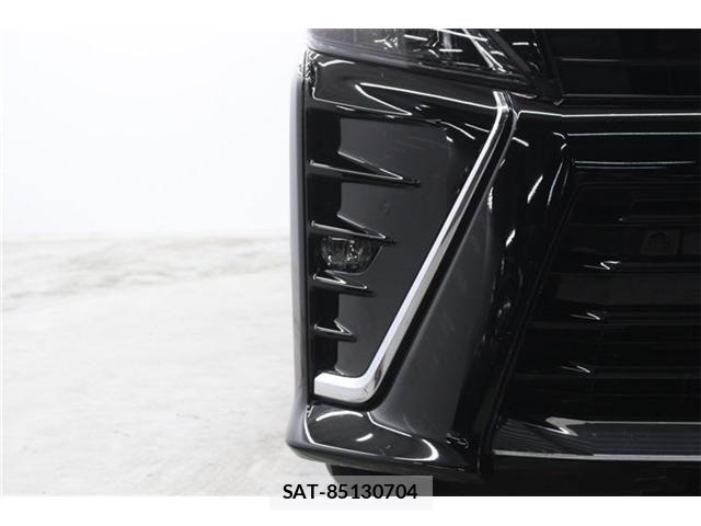 Toyota VOXY 2019-05 7360410-12