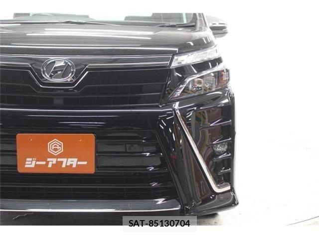 Toyota VOXY 2019-05 7360410-13