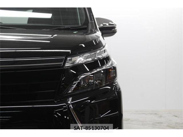 Toyota VOXY 2019-05 7360410-14