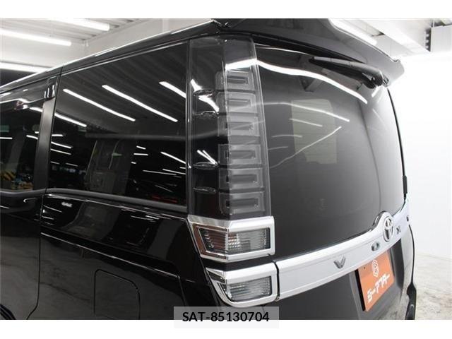 Toyota VOXY 2019-05 7360410-17