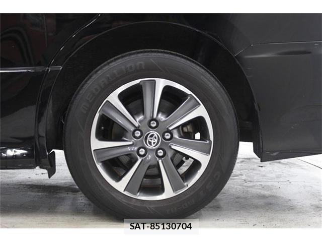 Toyota VOXY 2019-05 7360410-24