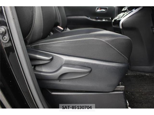 Toyota VOXY 2019-05 7360410-27