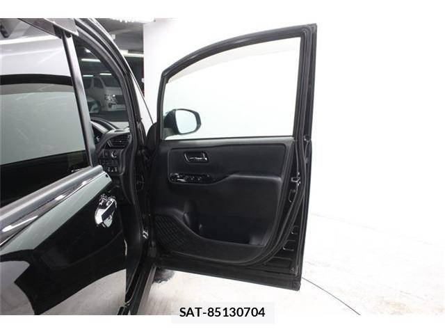 Toyota VOXY 2019-05 7360410-29