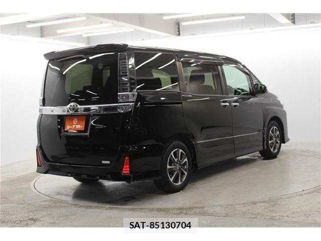 Toyota VOXY 2019-05 7360410-4
