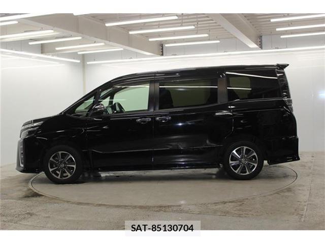 Toyota VOXY 2019-05 7360410-7