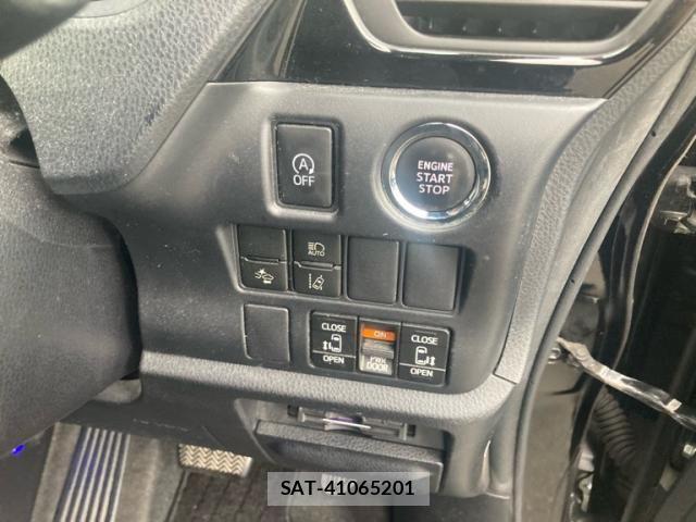 Toyota VOXY 2017-10 7360424-12