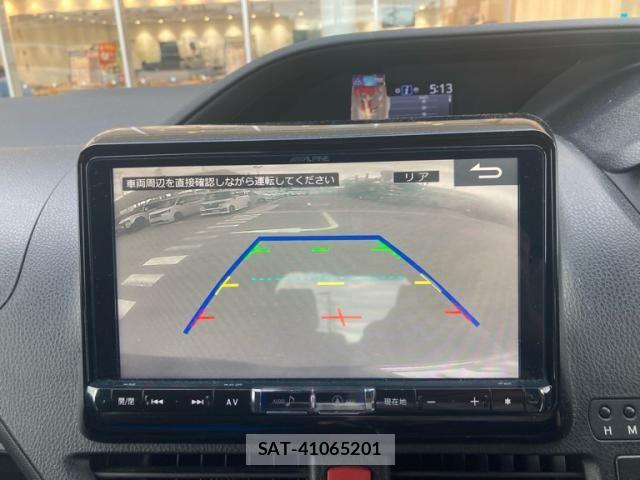 Toyota VOXY 2017-10 7360424-17