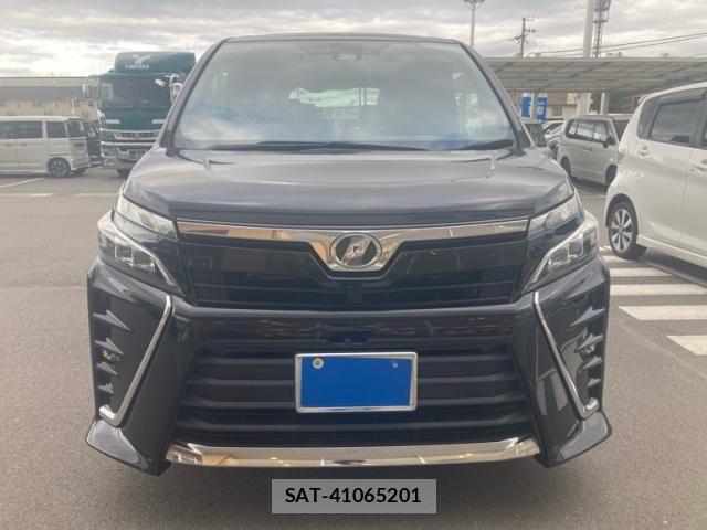 Toyota VOXY 2017-10 7360424-1