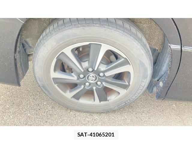 Toyota VOXY 2017-10 7360424-21