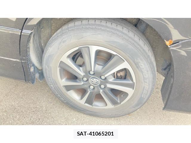 Toyota VOXY 2017-10 7360424-24