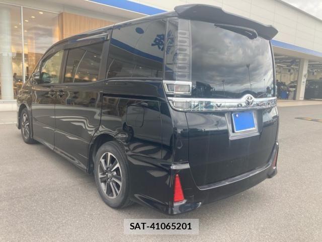 Toyota VOXY 2017-10 7360424-5