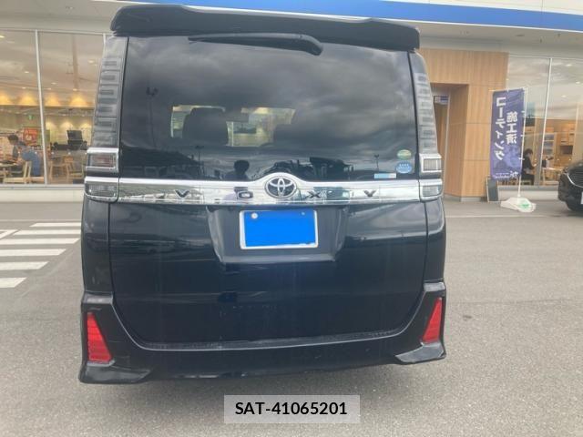 Toyota VOXY 2017-10 7360424-6