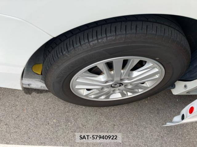 Toyota VOXY 2016-03 7360426-9