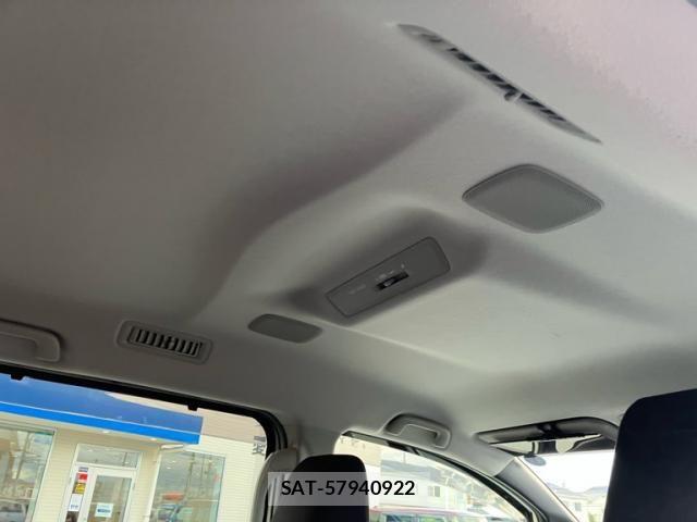 Toyota VOXY 2016-03 7360426-8