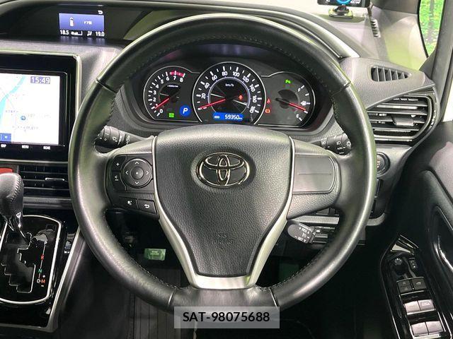 Toyota VOXY 2020-08 7360400-11