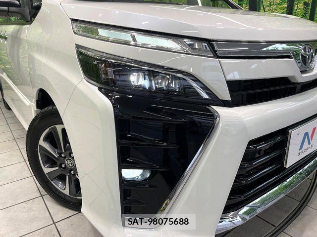 Toyota VOXY 2020-08 7360400-12