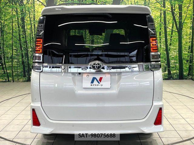 Toyota VOXY 2020-08 7360400-15